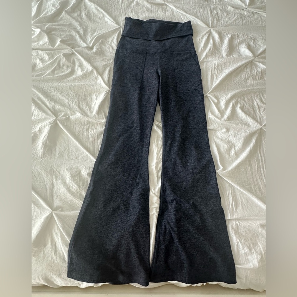 Aerie navy blue flare leggings